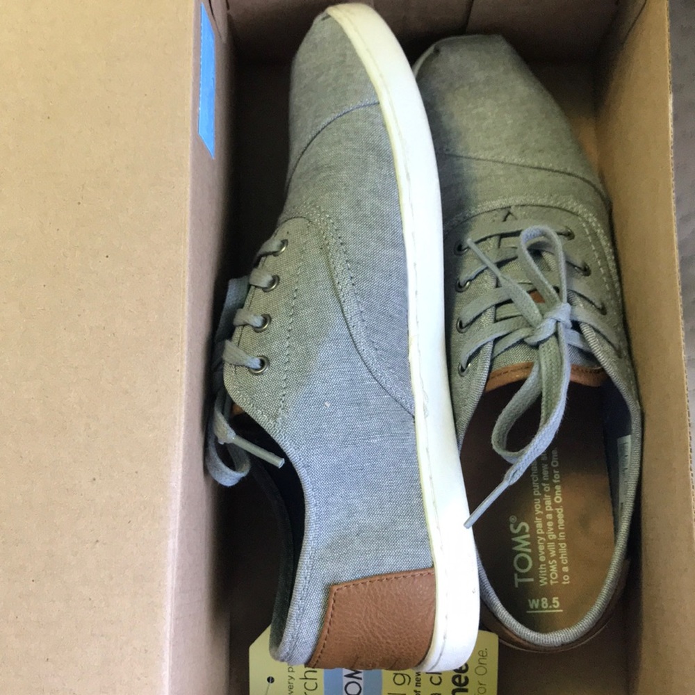 Shoes - Picture 2 of 2